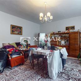 Na predaj priestranný rodinný dom v obci Kunešov, 7 km od mesta Kremnica.