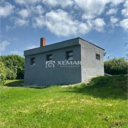 Ponúkame na predaj rodinný dom s vínnou pivnicou a veľkým pozemkom