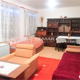 Ponúkame na predaj rodinný dom s vínnou pivnicou a veľkým pozemkom