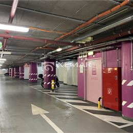 Prenájom - garážové park.státie v OC Eurovea