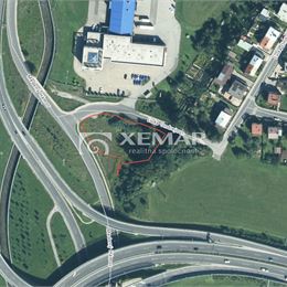 PREDAJ Pozemok Karlovo - priemyselná zóna