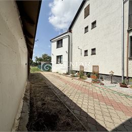 Stavebný pozemok 1336m2 - Rusovce (Kovácsova ul.)