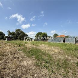 Stavebný pozemok 1336m2 - Rusovce (Kovácsova ul.)