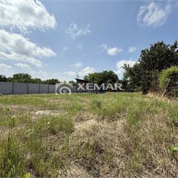 Stavebný pozemok 1336m2 - Rusovce (Kovácsova ul.)