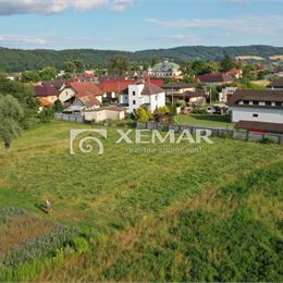 Krásny slnečný pozemok v Hronseku, BB - 1.440 m2