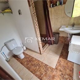 Na predaj chalupa s hospodárskou budovou nad obcou Korytárky