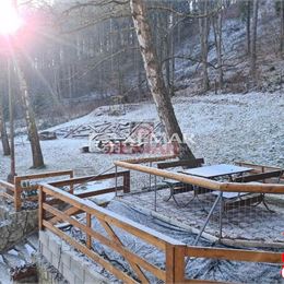 Na predaj rekreačná chata s pozemkom neďaleko Zvolena