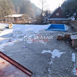 Na predaj rekreačná chata s pozemkom neďaleko Zvolena