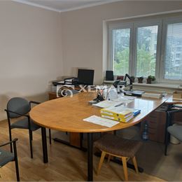 Na predaj administratívno-prevádzkovú budovu v Žarnovici