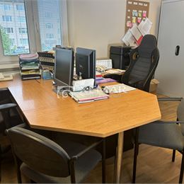 Na predaj administratívno-prevádzkovú budovu v Žarnovici