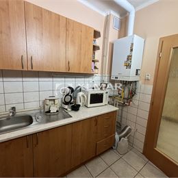 Na predaj administratívno-prevádzkovú budovu v Žarnovici