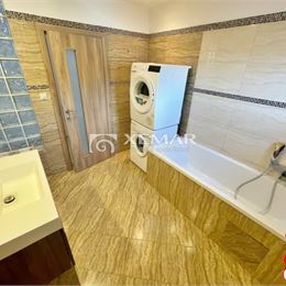 Na prenájom LUXUSNÝ 4i byt-apartmán v RD blízko centra BB