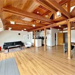 Na prenájom 2i mezonet (galéria) na Námestí v BB