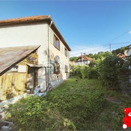 Na predaj 6-izbový rodinný dom v obci Veľké Straciny