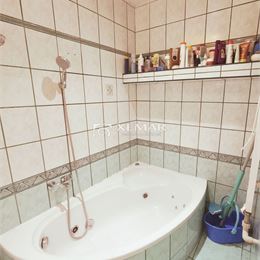 Predaj kompletne zrekonštruovaného 3-izbového bytu v Lučenci