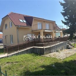 Na predaj multifunkčná budova na Svätokrížskom námestí v Žiari nad Hronom