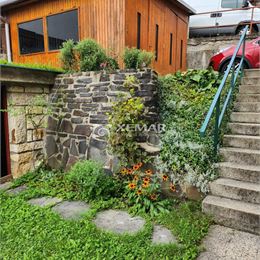 Prenájom rodinného domu v Banskej Bystrici so záhradou.