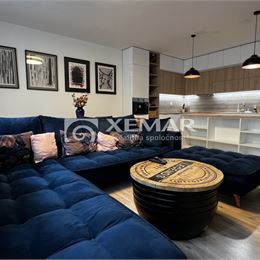 Predaj: Štýlový 3-izbový byt s terasou, parkovaním a vírivkou