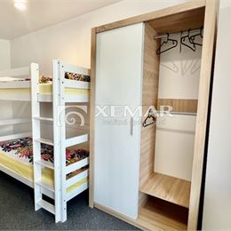 Predaj: Kompletne zariadený 2-izbový apartmán v Bešeňovej