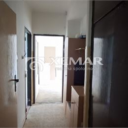 Na predaj 2 izbový byt v Brezne