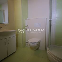 Na predaj penzión a administratívnu budovu v Ladomerskej Vieske, okres ZH