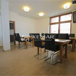 Na predaj penzión a administratívnu budovu v Ladomerskej Vieske, okres ZH