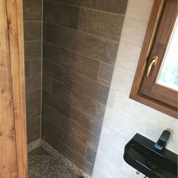 DOM na strome - Valentová pri Martine