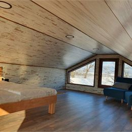 DOM na strome - Valentová pri Martine