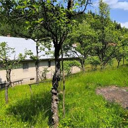 Dom + veľká záhrada - Čremošné - okr. Turč.Teplice