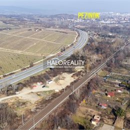 Predaj, pozemok 6867 m² Svätý Jur - EXKLUZÍVNE HALO REALITY + VIDEOOBHLIADKA