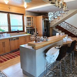 Predaj, rodinný dom Podhradie - EXKLUZÍVNE HALO REALITY