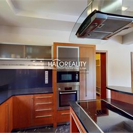 Predaj, rodinný dom Komárno, Alžbetin ostrov, Platanová alej - EXKLUZÍVNE HALO REALITY