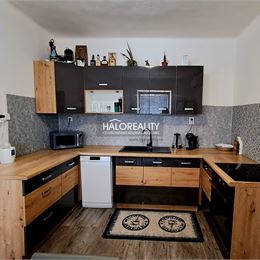 Predaj, rodinný dom Borovce, 2 x 3-izbový byt - ZNÍŽENÁ CENA - EXKLUZÍVNE HALO REALITY