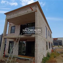 Predaj, kancelársky priestor Poprad, rozostavaný rod. dom s tromi bytmi a parkovacím miestom - VO VÝSTAVBE -