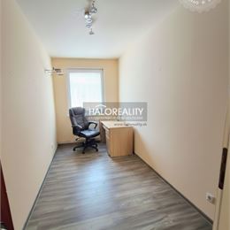 REZERVOVANÉ - Predaj, štvorizbový byt Bratislava Petržalka, Wolkrova