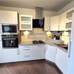 REZERVOVANÉ - Predaj, štvorizbový byt Bratislava Petržalka, Wolkrova