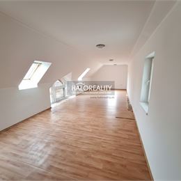 Predaj, rodinný dom Trebatice, s pridruženými priestormi - EXKLUZÍVNE HALO REALITY