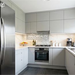 Predaj, štvorizbový byt Rovinka