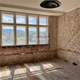 Predaj, rodinný dom Jasenie, s obchodným priestorom a hospodárskymi budovami - EXKLUZÍVNE HALO REALITY