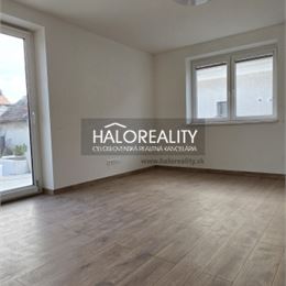 Predaj, kompletne zrekonštruovaný rodinný dom Horné Saliby - EXKLUZÍVNE HALO REALITY