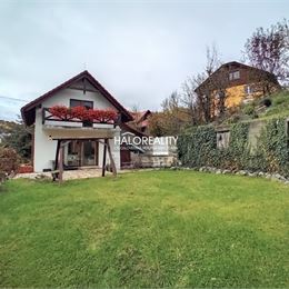 Predaj, rodinný dom Beňuš, štýlový, v pokojnej časti obce s krásnym výhľadom - ZNÍŽENÁ CENA - EXKLUZÍVNE HALO