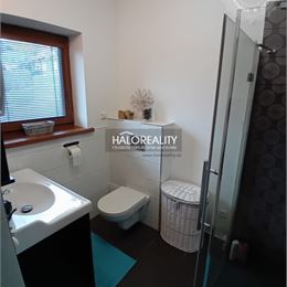 Predaj, rodinný dom Beňuš, štýlový, v pokojnej časti obce s krásnym výhľadom - ZNÍŽENÁ CENA - EXKLUZÍVNE HALO