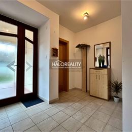 Predaj, rodinný dom Čajkov, mladšia 11 r. stavba, dvojgaráž, veľmi pekný stav - EXKLUZÍVNE HALO REALITY