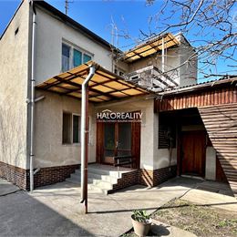 Predaj, rodinný dom Levice, 5 izieb, terasa, lodžia, veľa možností využitia - EXKLUZÍVNE HALO REALITY