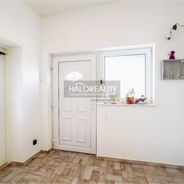 Predaj, rodinný dom Komárno, štvorizbový, čiastočná rekonštrukcia