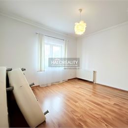 Predaj, rodinný dom Komárno, štvorizbový, čiastočná rekonštrukcia