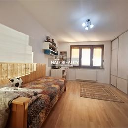 Predaj, trojizbový byt Nové Zámky, s garážou a záhradkou, kvalitná kompletná rekonštrukcia