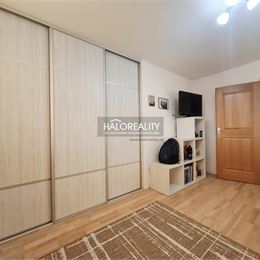 Predaj, trojizbový byt Nové Zámky, s garážou a záhradkou, kvalitná kompletná rekonštrukcia