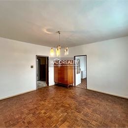 Predaj, rodinný dom Kozárovce, pekný zachovalý stav, garáž, investičný pozemok - EXKLUZÍVNE HALO REALITY