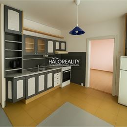 REZERVOVANÉ - Predaj, trojizbový byt Poprad, veľký slnečný byt